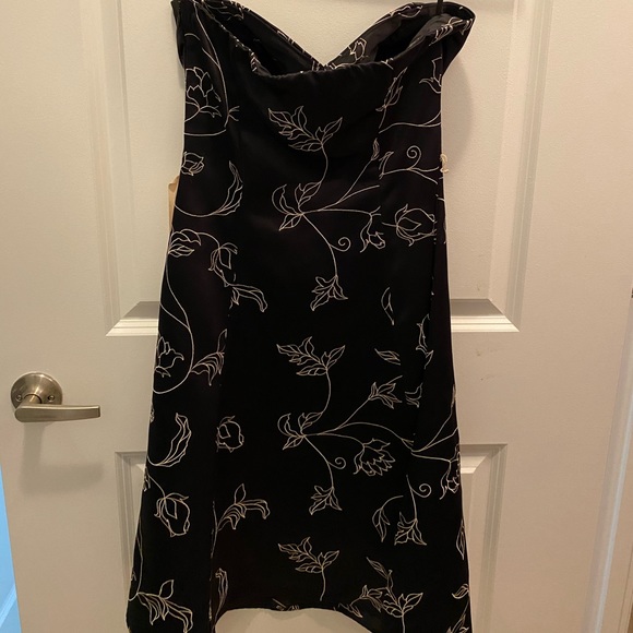 Black & Cream WHBM Strapless Dress - Picture 2 of 4
